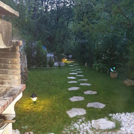 Chalet Type Studio De Charme Avec Jacuzzi Touet-de-l'Escarene Exterior foto