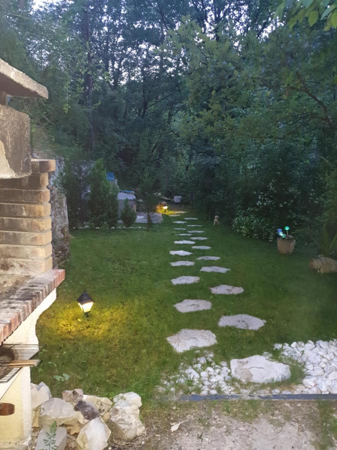 Chalet Type Studio De Charme Avec Jacuzzi Touet-de-l'Escarene Exterior foto